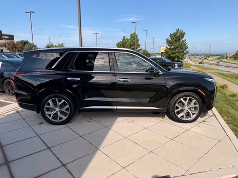 Used 2022 Hyundai Palisade Limited FWD image 10