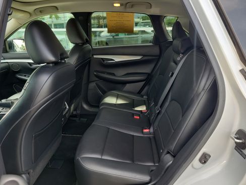 Certified 2019 INFINITI QX50 Luxe w/ Navigation Package image 17