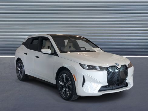New 2026 BMW iX xDrive45 image 2