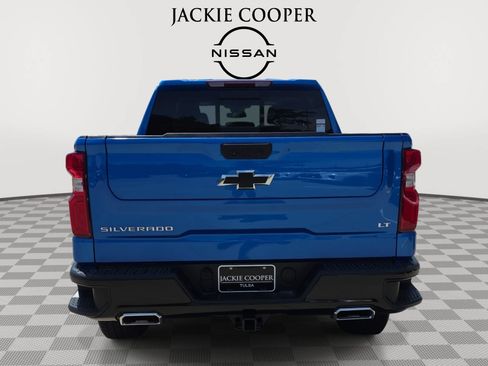 Used 2025 Chevrolet Silverado 1500 LT Trail Boss w/ Convenience Package II AWD/4WD image 6