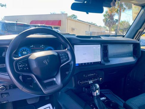 Used 2025 Ford Bronco Big Bend image 13