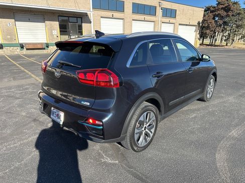 Certified 2019 Kia Niro EX w/ Cold Weather Package 2.0 image 4