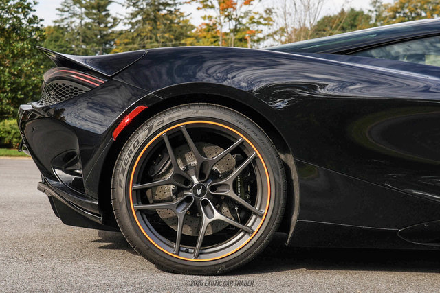 Used 2025 McLaren 750S RWD image 9