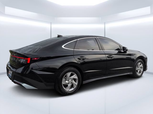 Used 2025 Hyundai Sonata SE FWD image 3