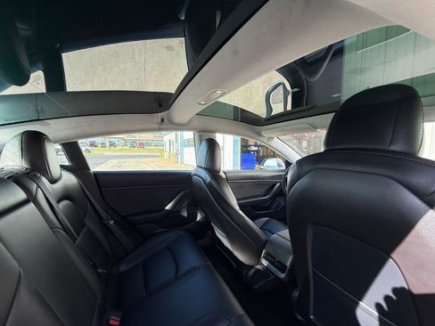Used 2020 Tesla Model 3 Standard Range RWD image 22
