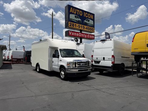 Used 2022 Ford E-450 and Econoline 450 Super Duty w/ Power Windows & Locks Group RWD image 23
