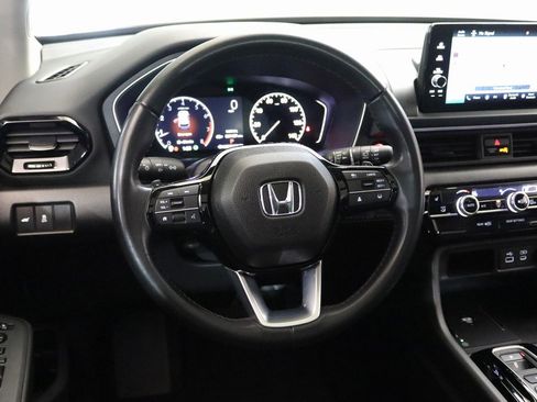 Used 2024 Honda Pilot Touring image 13