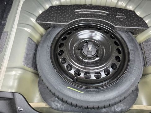 Used 2018 Chevrolet Malibu LT image 12