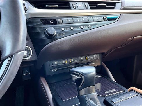 Used 2019 Lexus ES 350 Luxury w/ Accessory Package 2 image 35