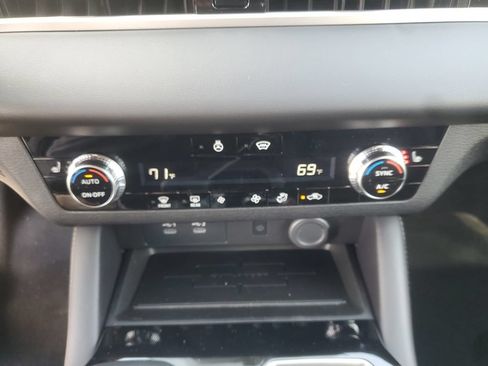 New 2026 Mitsubishi Outlander LE AWD/4WD image 30