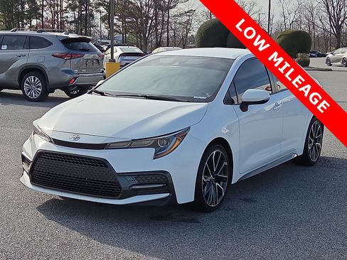 Used 2021 Toyota Corolla SE image 2