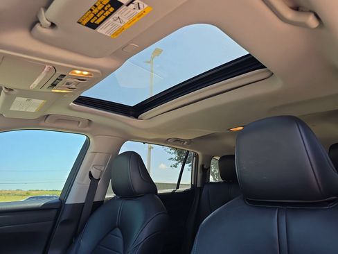 Used 2023 Toyota Highlander XLE FWD image 26