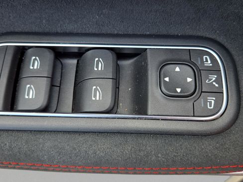 Used 2023 Mercedes-Benz CLA 250 image 36