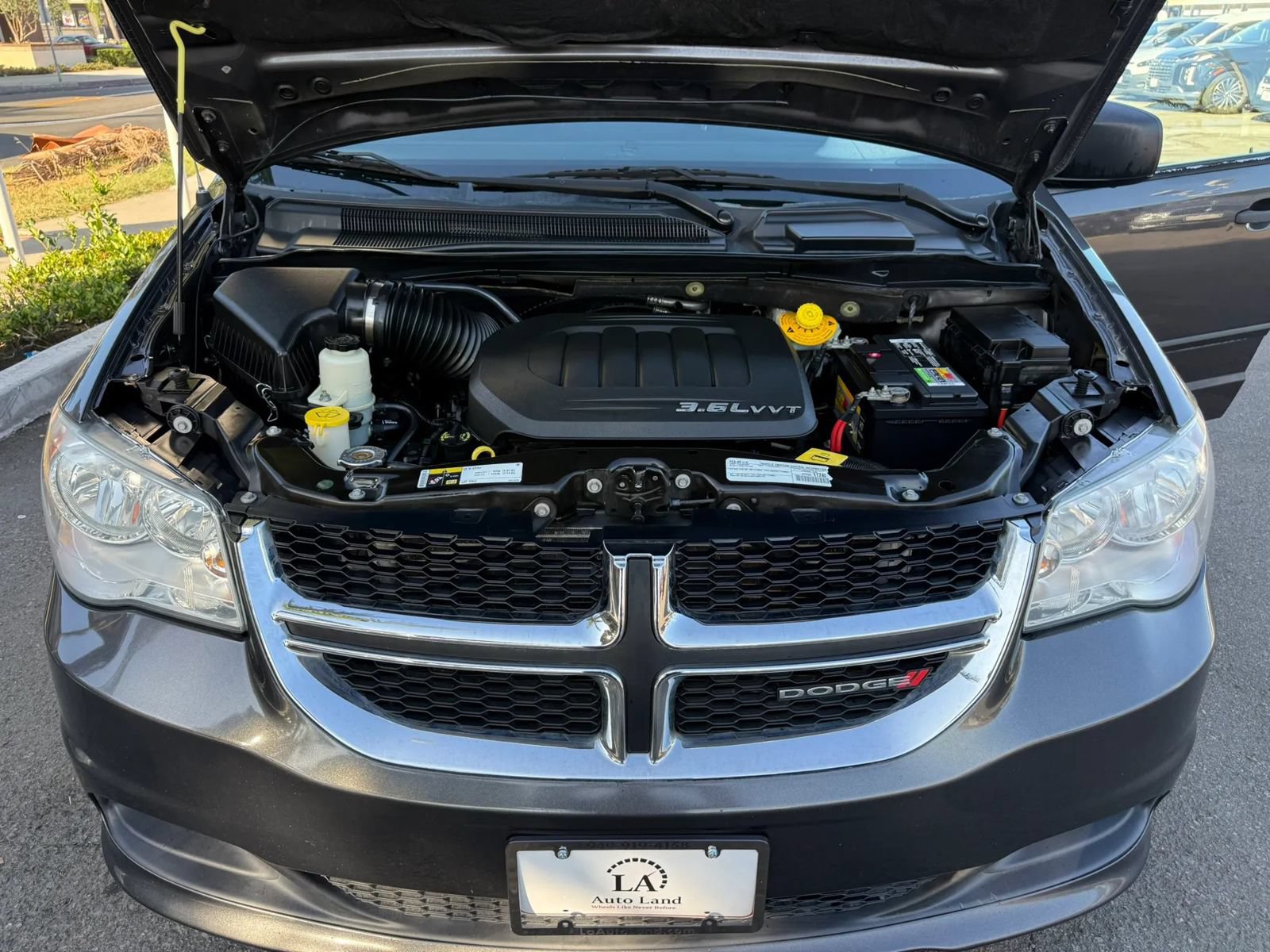 Used 2015 Dodge Grand Caravan American Value Package w/ UConnect Hands-Free Group FWD image 32