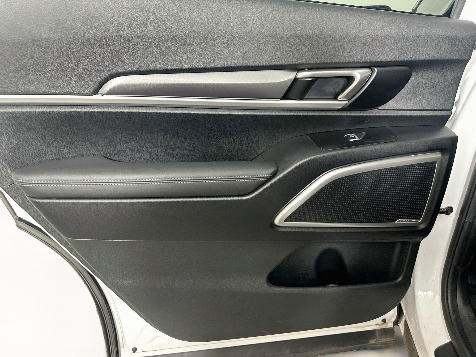 Used 2023 Kia Telluride S w/ S Sunroof Package FWD image 27