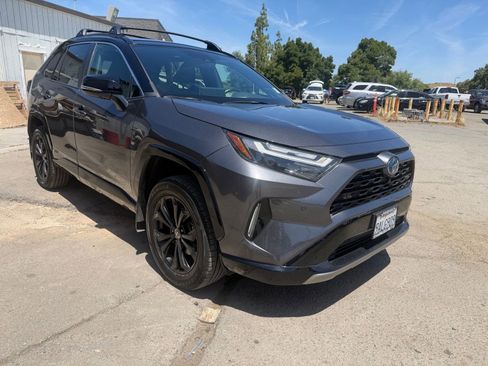 Used 2022 Toyota RAV4 XSE AWD/4WD image 7