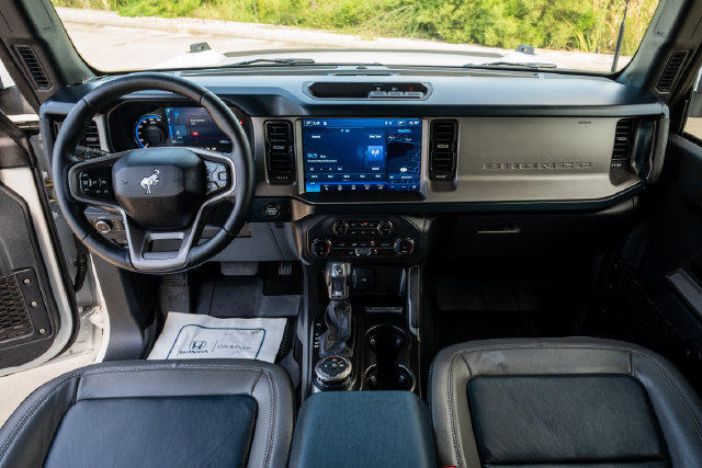Used 2022 Ford Bronco Outer Banks AWD/4WD image 7