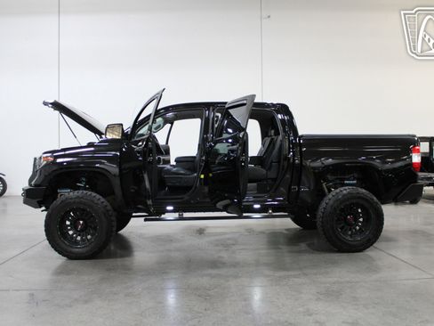 Used 2014 Toyota Tundra SR5 w/ TRD Off Road Package AWD/4WD image 39