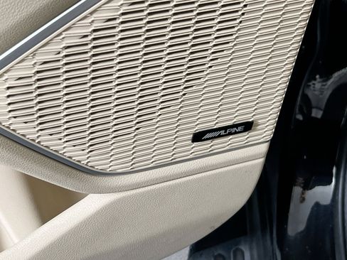 Used 2022 Jeep Grand Cherokee Limited w/ Luxury Tech Group II image 18