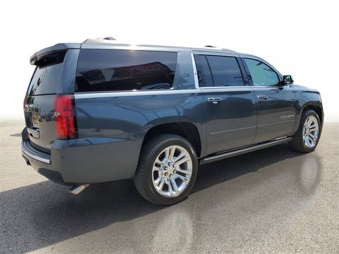 Used 2019 Chevrolet Suburban Premier w/ Premier Plus Edition image 4