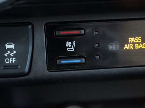 Used 2024 Toyota RAV4 Limited w/ Advanced Technology Package image 29