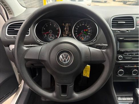 Used 2013 Volkswagen Golf 4-Door FWD image 14