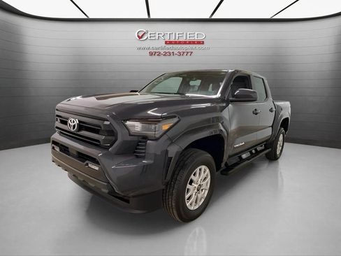 Used 2025 Toyota Tacoma SR5 image 1