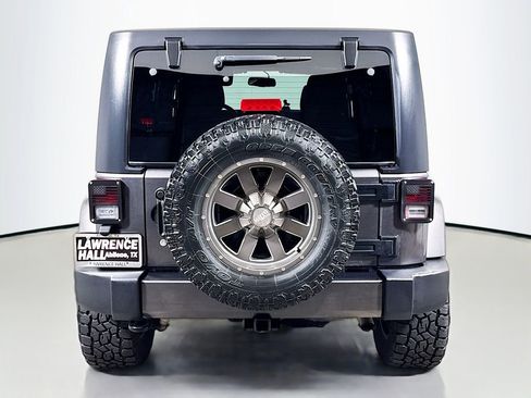 Used 2018 Jeep Wrangler Unlimited Sahara AWD/4WD image 5
