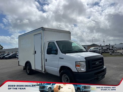 Used 2022 Ford E-350 and Econoline 350 Super Duty w/ Power Windows & Locks Group image 2