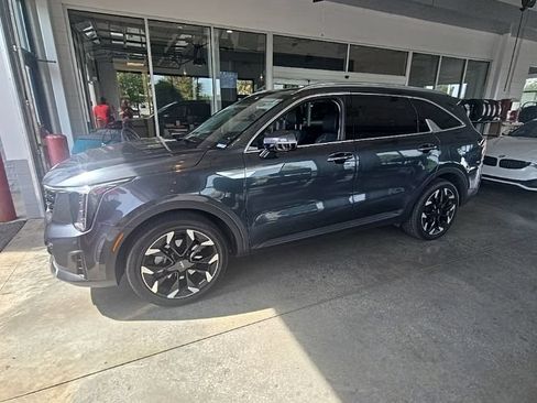Certified 2025 Kia Sorento SX FWD image 7