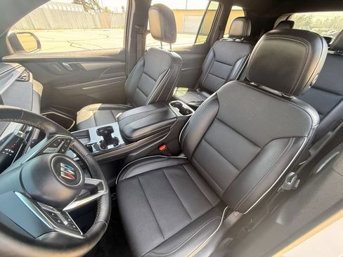 Used 2025 Buick Enclave Preferred FWD image 8