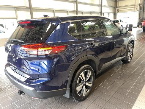 Used 2025 Nissan Rogue SL image 16