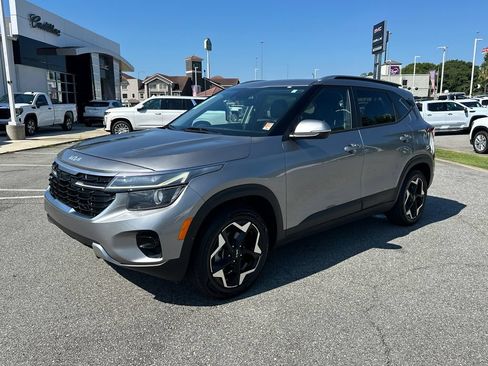 Used 2025 Kia Seltos S FWD image 3