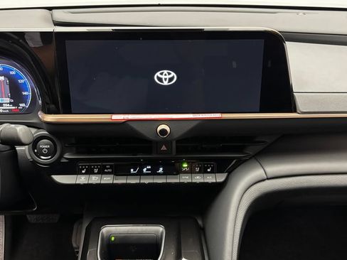 Used 2026 Toyota Crown AWD/4WD image 18