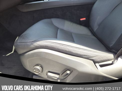 Certified 2024 Volvo XC60 B5 Plus AWD/4WD image 19