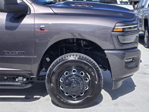 Used 2025 RAM 3500 Laramie image 8