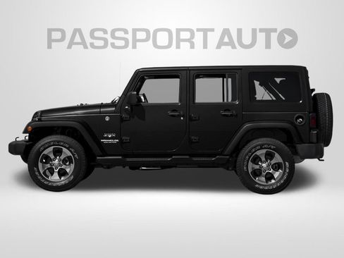 Used 2015 Jeep Wrangler Unlimited Sahara AWD/4WD image 4
