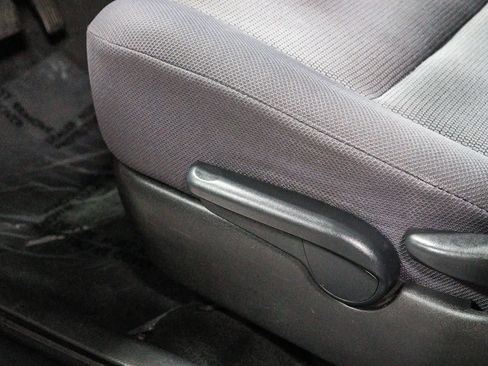 Used 2005 Toyota Matrix XR FWD image 21