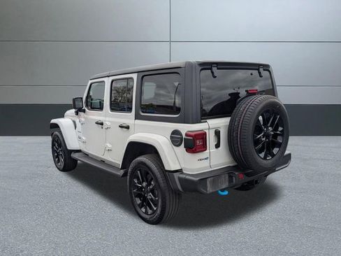 Used 2023 Jeep Wrangler Unlimited Sahara w/ Cold Weather Group AWD/4WD image 4