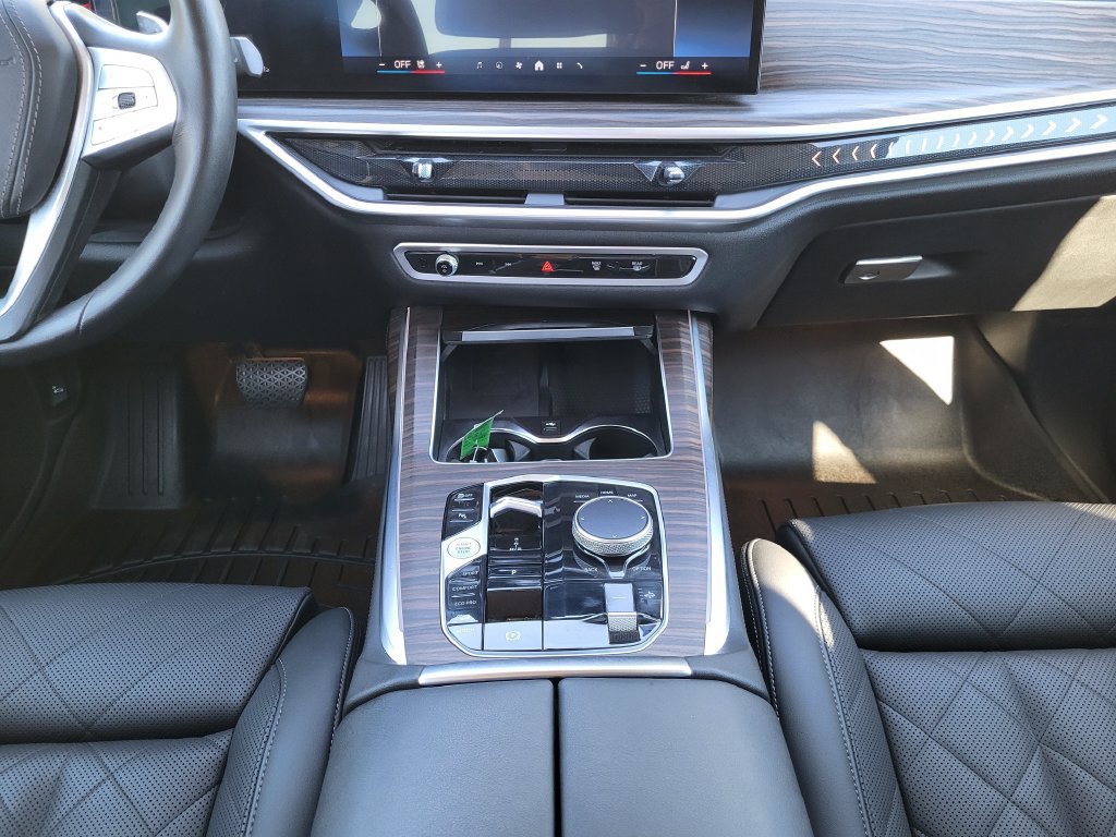 Used 2024 BMW X7 xDrive40i w/ Premium Package AWD/4WD image 23
