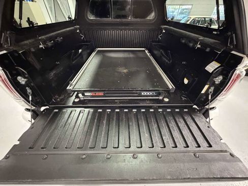 Used 2022 Toyota Tacoma TRD Sport w/ Technology Package image 9