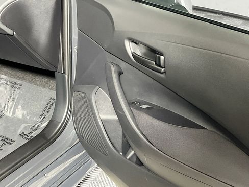 Used 2025 Toyota Corolla LE FWD image 32