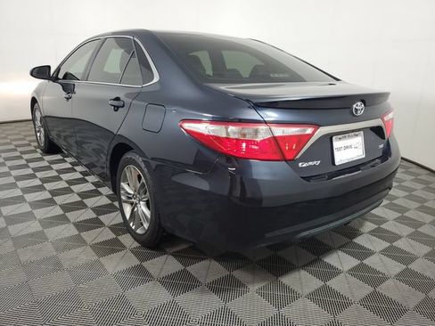 Used 2017 Toyota Camry SE FWD image 4