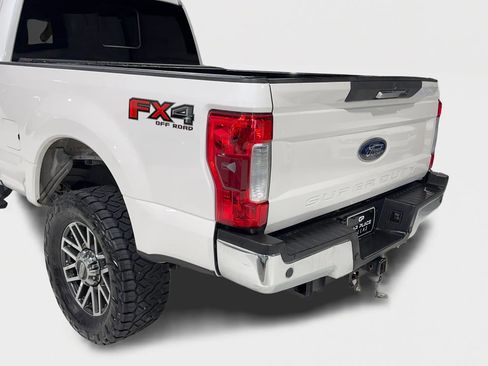 Used 2017 Ford F250 Lariat w/ Lariat Value Package image 10