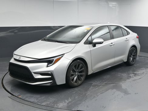 Used 2024 Toyota Corolla SE image 4