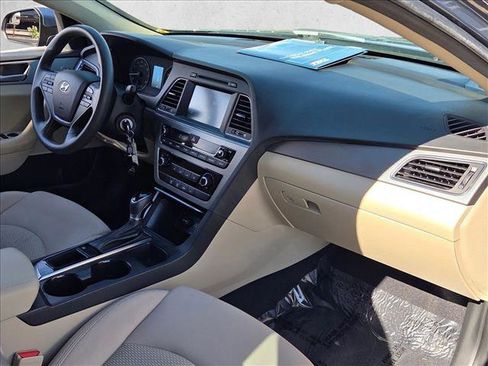 Used 2017 Hyundai Sonata SE image 21