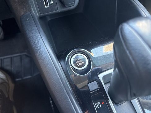 Used 2020 Nissan Versa S FWD image 19