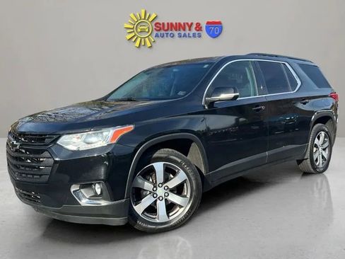 Used 2021 Chevrolet Traverse LT w/ LT Premium Package image 4