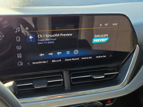 Certified 2025 Chevrolet Trax LT image 21