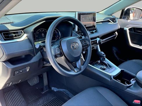 Used 2023 Toyota RAV4 LE AWD/4WD image 17